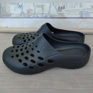 Easy Spirit Black Perforated Molded EVA Waterproof Lightweight Mule Clog. Size 8